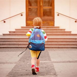 کیت چشمک زن همراه با باتری روی کیف دانش آموز